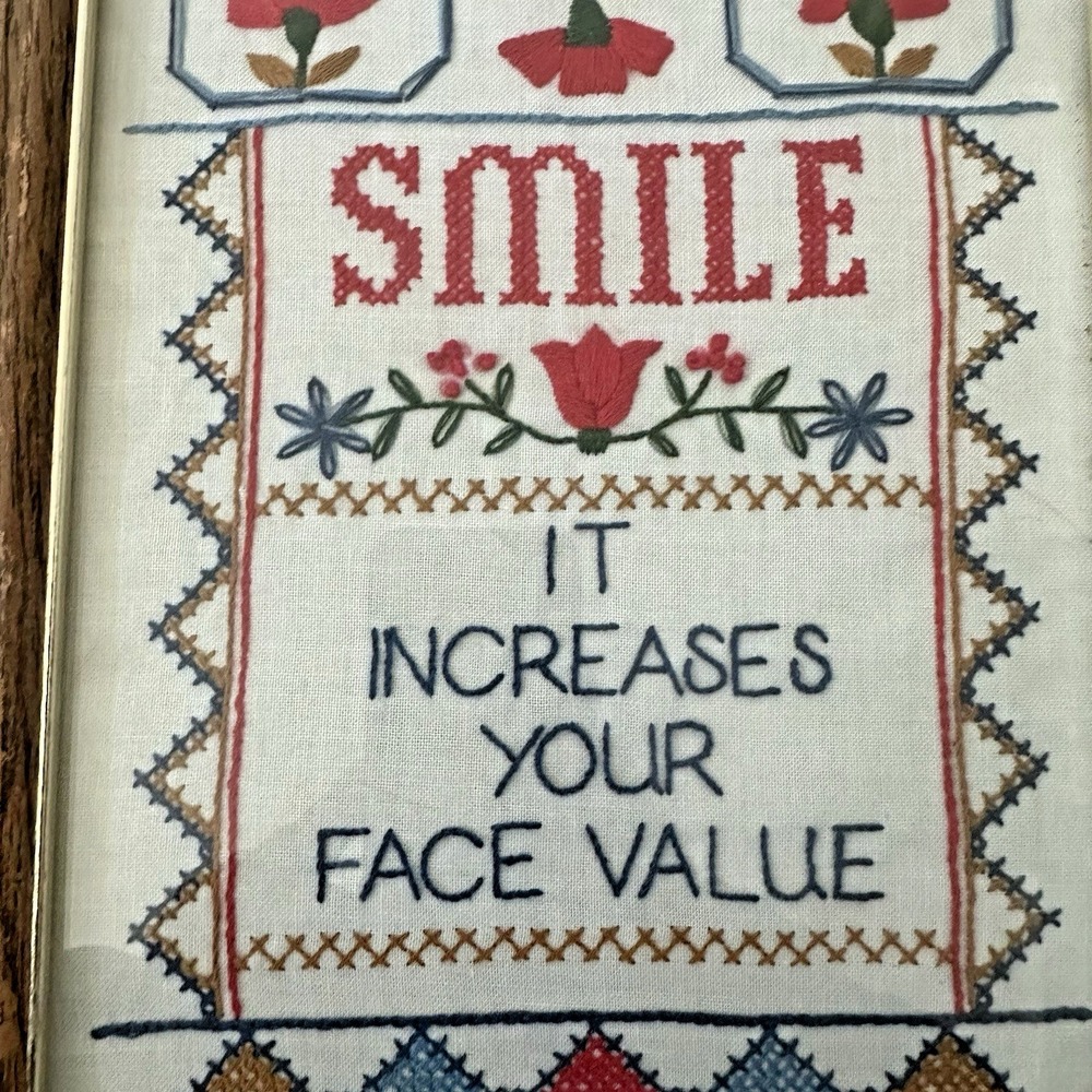 Vintage Handmade Cross Stitch Smile Increases Your Face Value Framed Sampler - Picture 3 of 6